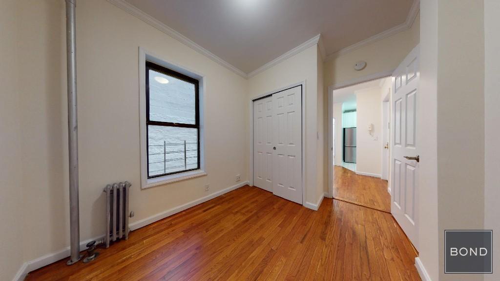 516 E 80th St in New York, NY - Building Photo