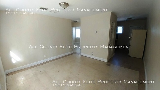 1021 Henrietta Ave-Unit -2 in West Palm Beach, FL - Building Photo - Building Photo