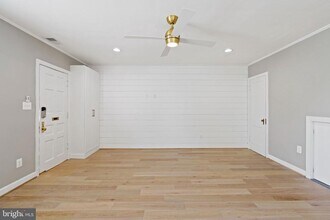 1300 S Cleveland St in Arlington, VA - Building Photo - Building Photo
