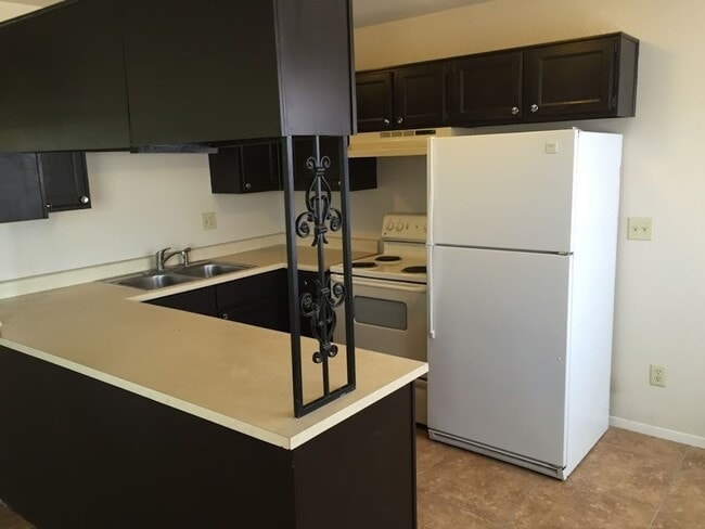 2159 Belmont St in North Las Vegas, NV - Building Photo - Building Photo