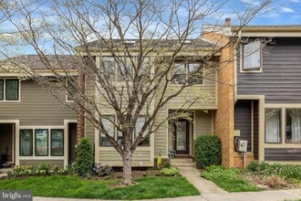 10998 Thrush Ridge Rd, Unit 333 Water Street-1112 in Reston, VA - Building Photo - Building Photo