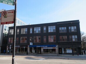 245 W North Ave, Unit 110 in Chicago, IL - Building Photo - Building Photo