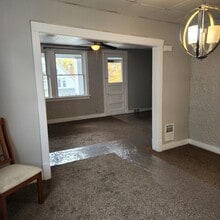 436 Division Ave, Unit 2 in Pittsburgh, PA - Foto de edificio - Building Photo