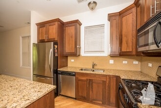 3247 N Seminary Ave, Unit 1 in Chicago, IL - Building Photo - Building Photo