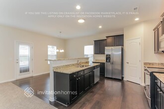 9215 Avery Meadows Dr in Charlotte, NC - Building Photo - Building Photo