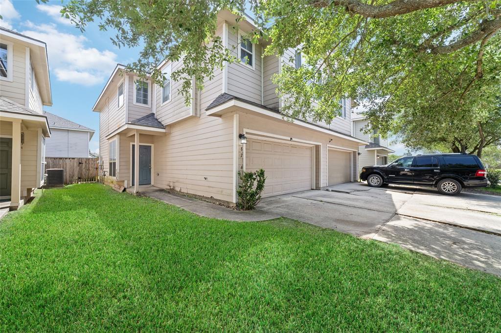 8734 Rainglen Ln Photo