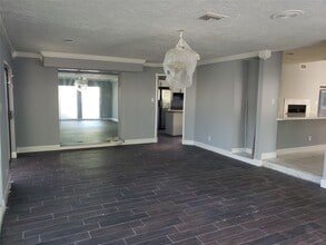 10738 Villa Lea Ln in Houston, TX - Foto de edificio - Building Photo