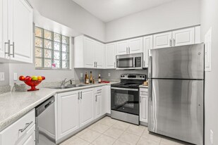 1951 Brandywine Rd in West Palm Beach, FL - Building Photo