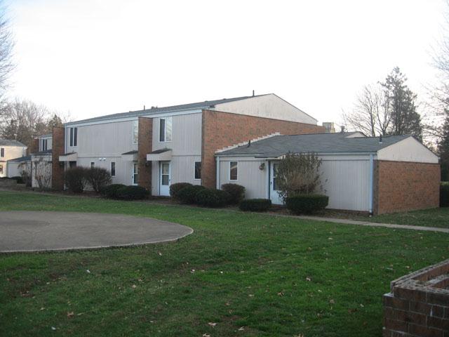 Presidential Apartments & Townhomes in Massillon, OH - Foto de edificio - Building Photo