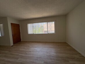 350 E Plymouth St, Unit 1 in Inglewood, CA - Building Photo - Building Photo