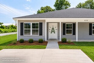 120 Northlake Dr in Warner Robins, GA - Building Photo