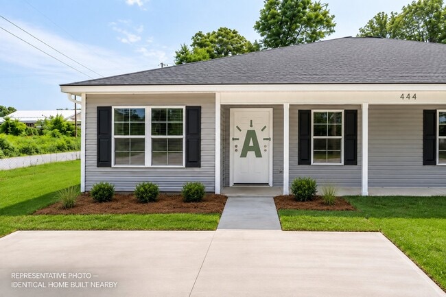property at 120 Northlake Dr