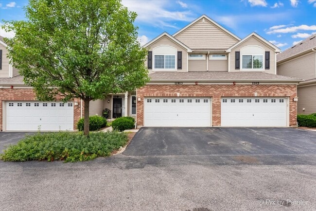 11913 Brunschon Ln in Huntley, IL - Building Photo - Building Photo