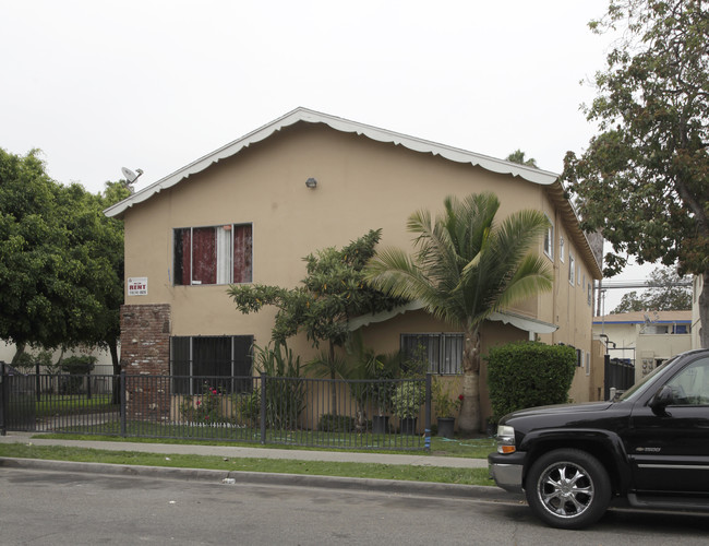 700 N Anna Dr in Anaheim, CA - Foto de edificio - Building Photo