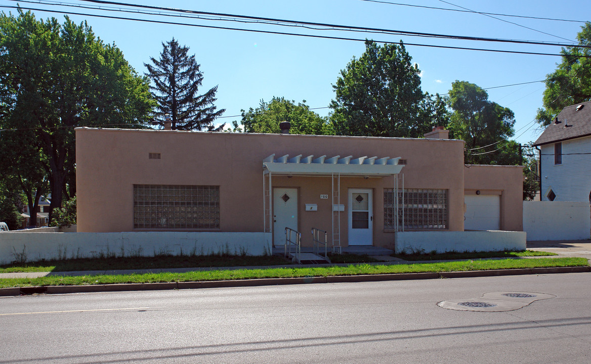 100 Diamond Ave SE in Grand Rapids, MI - Building Photo