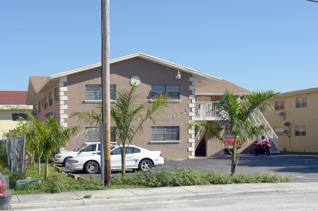 1705 W 41st St in Hialeah, FL - Building Photo - Building Photo