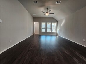 20327 Rainflower Bay Ln in Richmond, TX - Foto de edificio - Building Photo