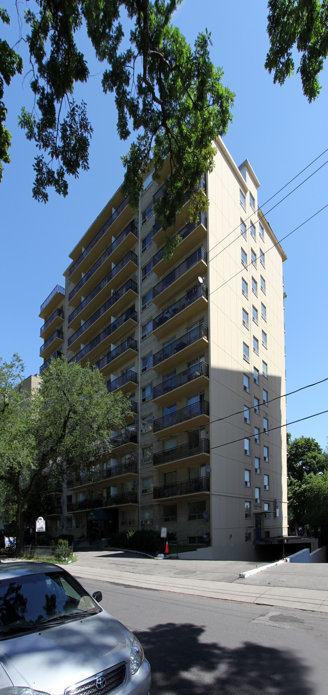 125 Lawton Blvd. in Toronto, ON - Building Photo - Building Photo