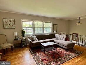 4213 Nutwood Way in Fairfax, VA - Building Photo - Building Photo