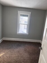 3718 E 59th St-Unit -Down XXX in Cleveland, OH - Building Photo - Building Photo