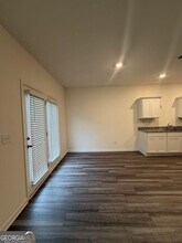 35300 Condor Ct in Atlanta, GA - Foto de edificio - Building Photo