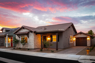 The Village at Hamilton Landing in Chandler, AZ - Foto de edificio - Building Photo