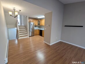50 E Hill Rd in Canton, CT - Building Photo - Building Photo