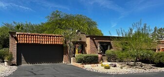 37212 N Tranquil Trail in Carefree, AZ - Building Photo
