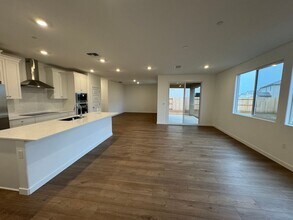 10204 Sesti Wy in Elk Grove, CA - Building Photo - Building Photo