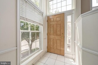2619 Logan Wood Dr in Herndon, VA - Building Photo - Building Photo