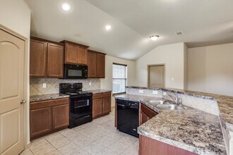 409 Millbrook Ln in Crowley, TX - Building Photo - Building Photo
