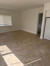 831 NW 1st Ave in Fort Lauderdale, FL - Foto de edificio - Building Photo