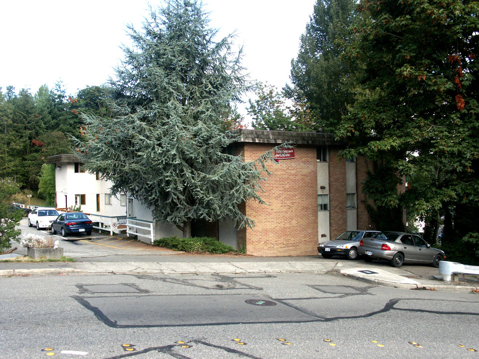 Riverside Terrace Apartments in Tukwila, WA - Foto de edificio