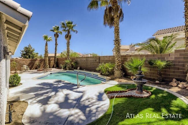 712 Canyon Country Cir in Henderson, NV - Building Photo - Building Photo