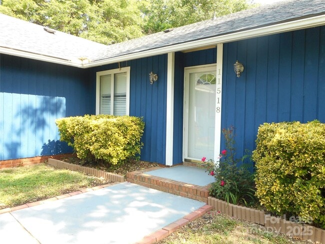 11518 Green Willow Ln in Charlotte, NC - Building Photo - Building Photo