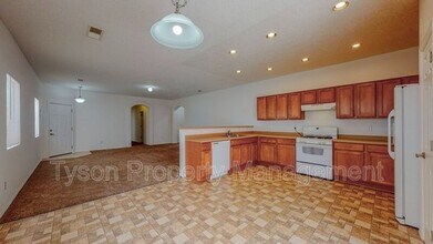 1035 Maroa St NW in Albuquerque, NM - Building Photo - Building Photo