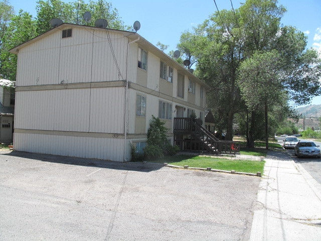 Dunn Manor Apartments in Pocatello, ID - Building Photo - Building Photo