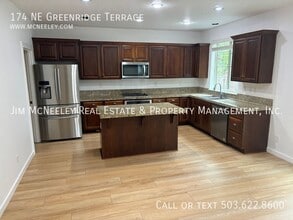 174 NE Greenridge Terrace in Hillsboro, OR - Building Photo - Building Photo