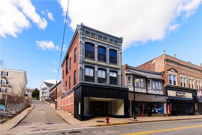 114 Main St in Woonsocket, RI - Building Photo - Building Photo