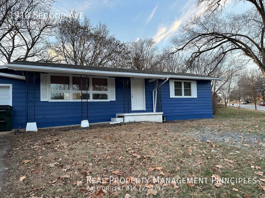 1910 2nd Ave in Leavenworth, KS - Building Photo