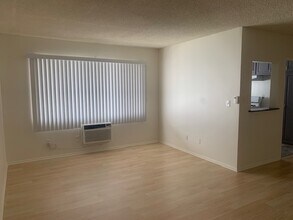 606 N 6th St in Burbank, CA - Foto de edificio - Building Photo