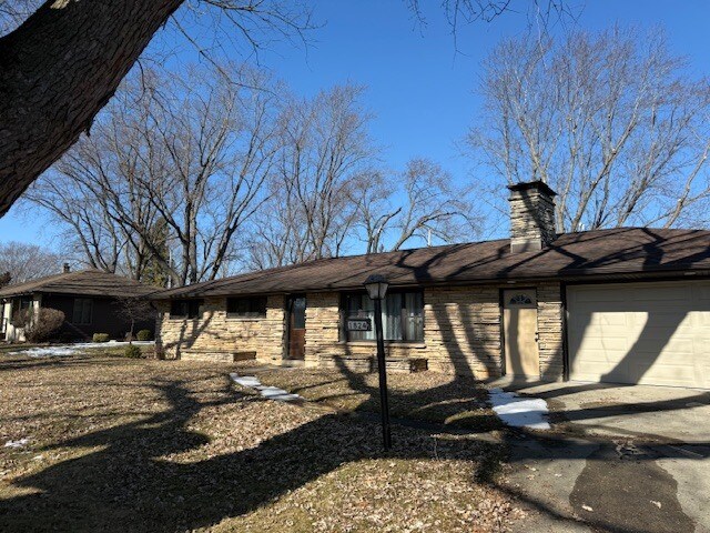 1824 Chestnut St in West Bend, WI - Foto de edificio