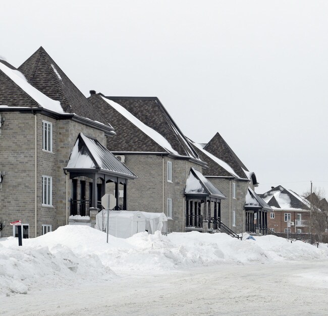 4146-4158 Sylvestre in Laval, QC - Building Photo - Building Photo