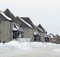 4146-4158 Sylvestre in Laval, QC - Building Photo - Building Photo