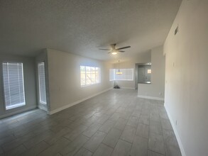 1210 E Saint Louis Ave in Las Vegas, NV - Building Photo - Building Photo