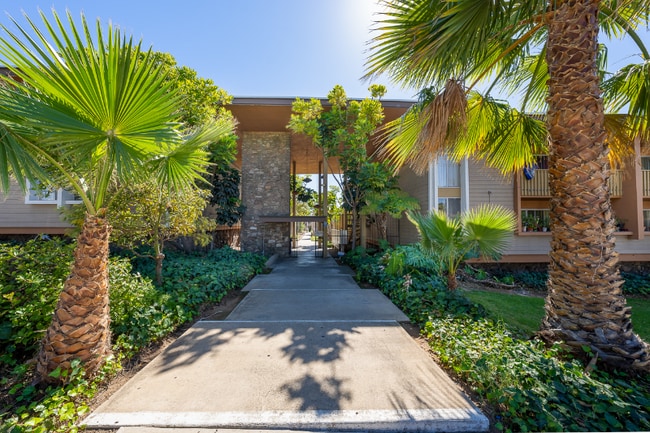 7025 Waite Dr in La Mesa, CA - Building Photo - Building Photo