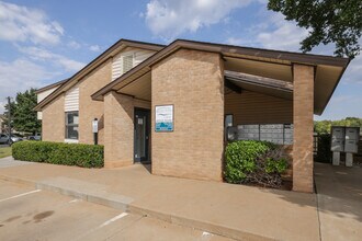 Reflections at Stillwater in Stillwater, OK - Foto de edificio - Building Photo