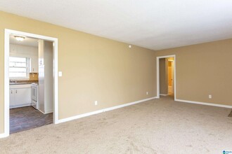 805 Tampa Ln NE in Birmingham, AL - Foto de edificio - Building Photo