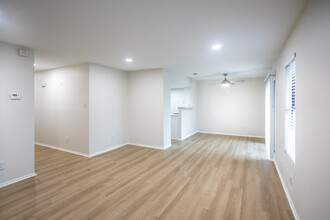 The Brooklyn in Memphis, TN - Building Photo - Interior Photo