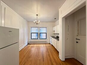 1016 Dempster St, Unit J06P in Evanston, IL - Foto de edificio - Building Photo